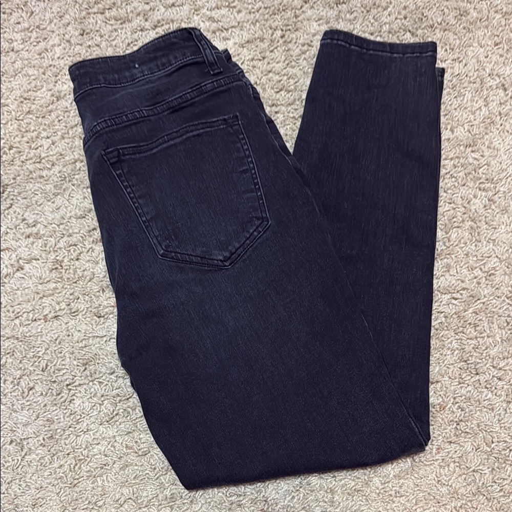 Sleek Black Skinny Jeans with Tapered Fit